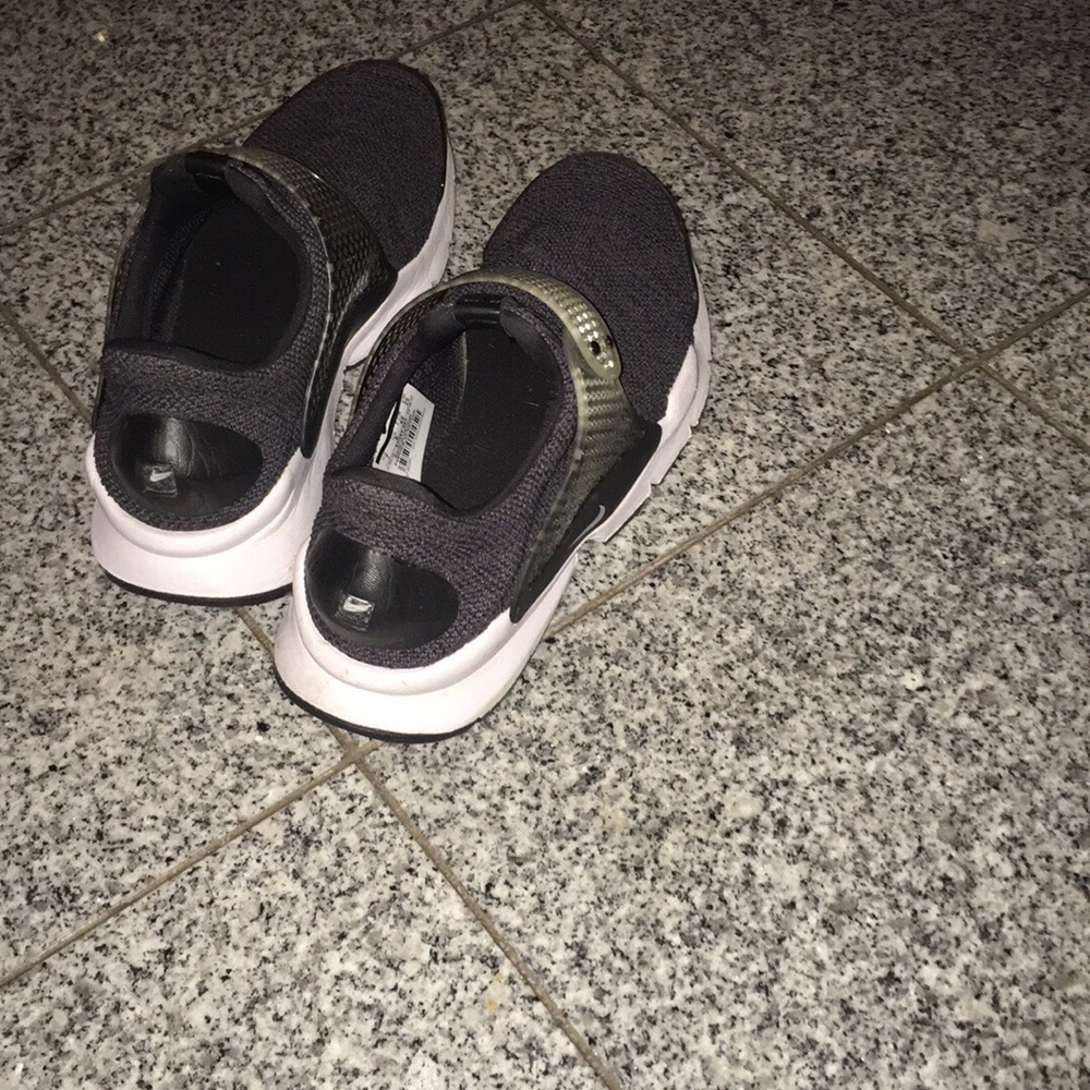 TRADE!!!!! Nike sock dart sneakers
